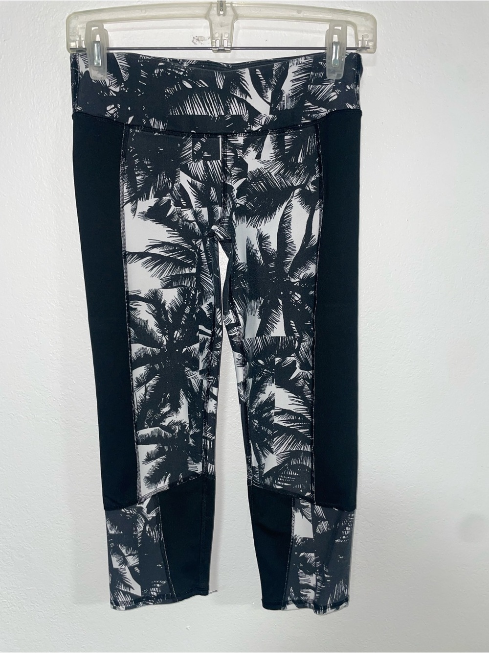 Fabletics Women’s Capri Leggings